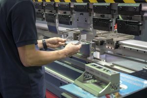 【業歴70年超・実質黒字】精密板金加工・半導体製造装置
